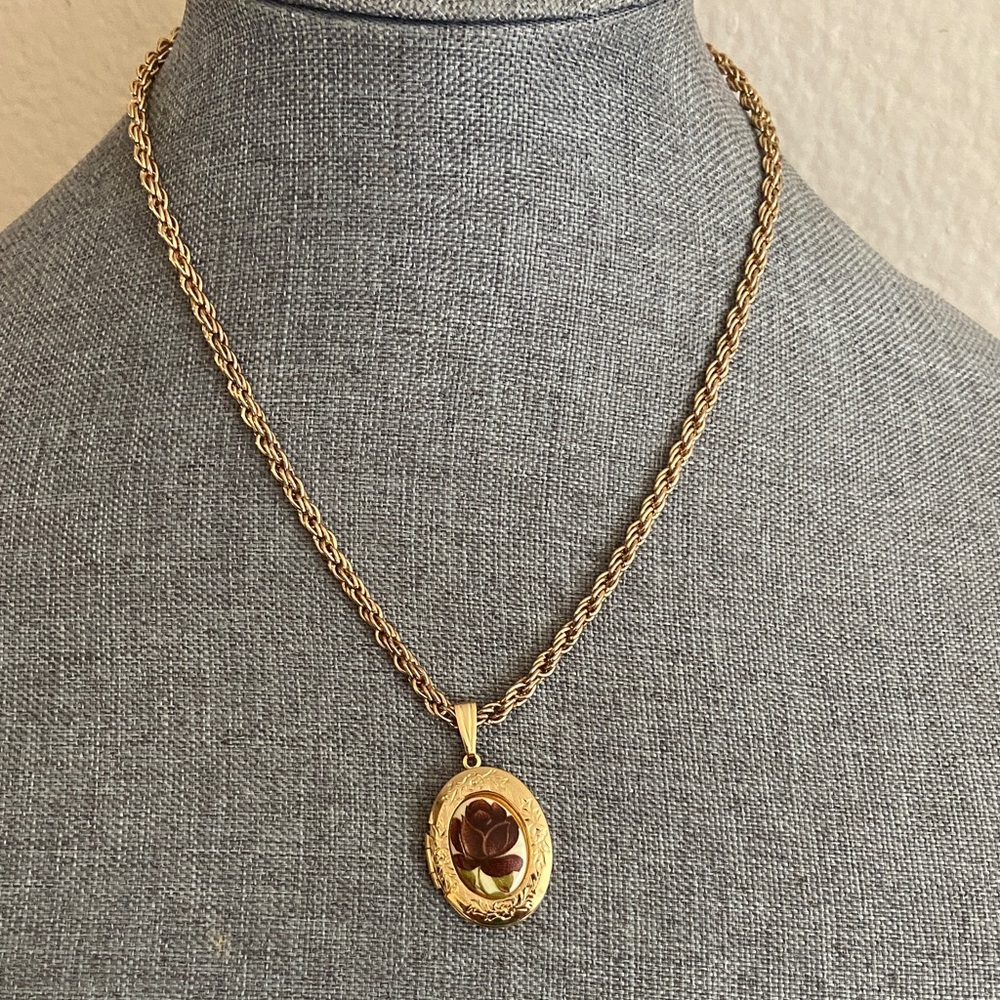 Vintage 80s Rose Locket & Thick Gold Tone Chain Necklace